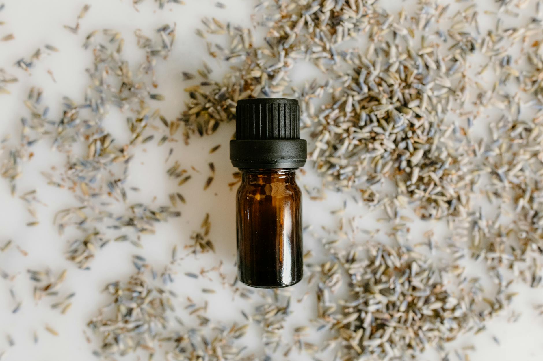 Soulager le canal carpien grâce aux huiles essentielles — couverture JPR International