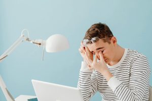 Prévention fatigue visuelle : conseils et ergonomie