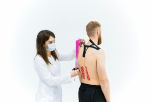 Kinésithérapie sciatique : rééducation et ergonomie pro