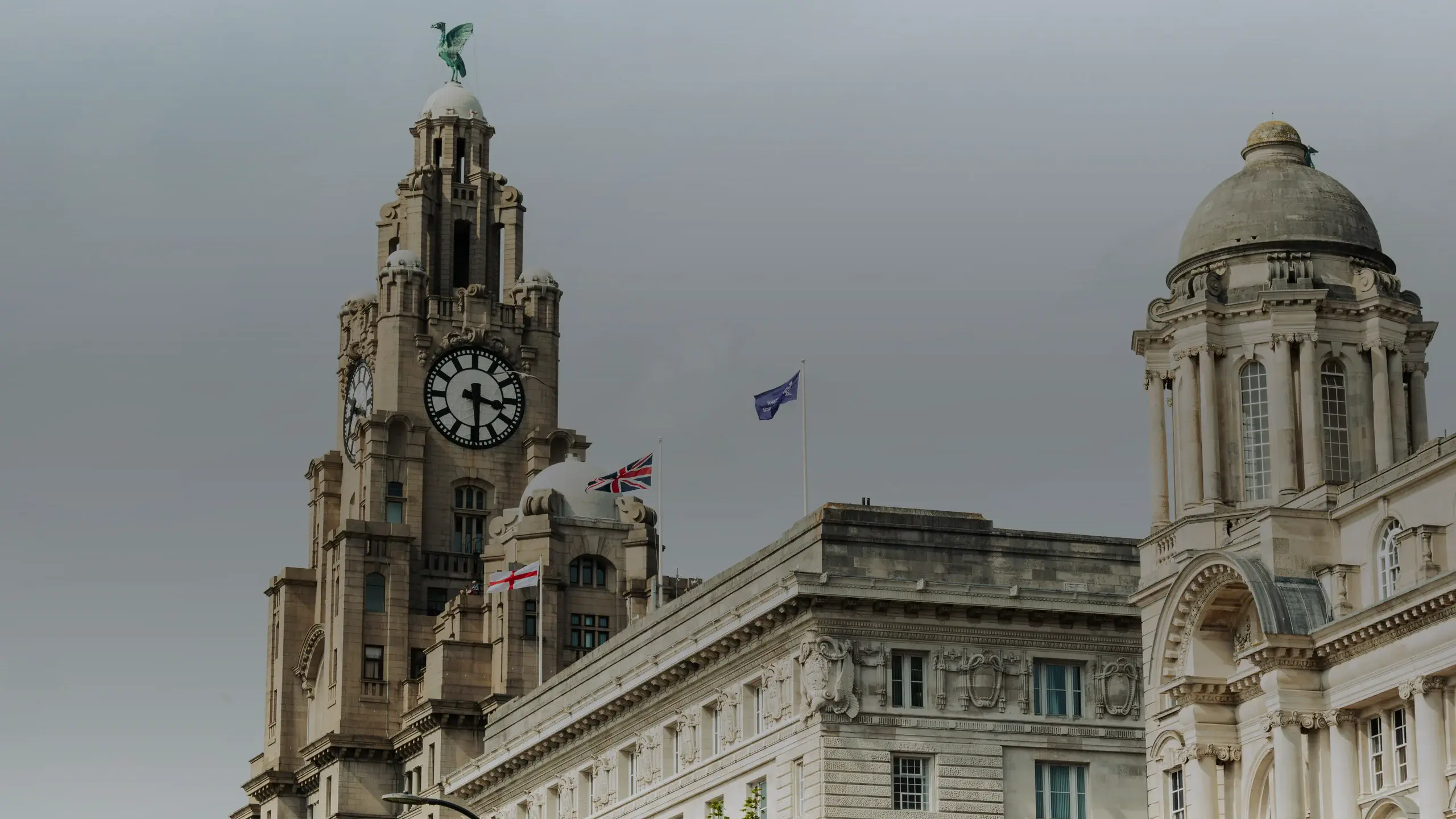 Le Royal Liver Building et son Liver bird, sur le port de Liverpool