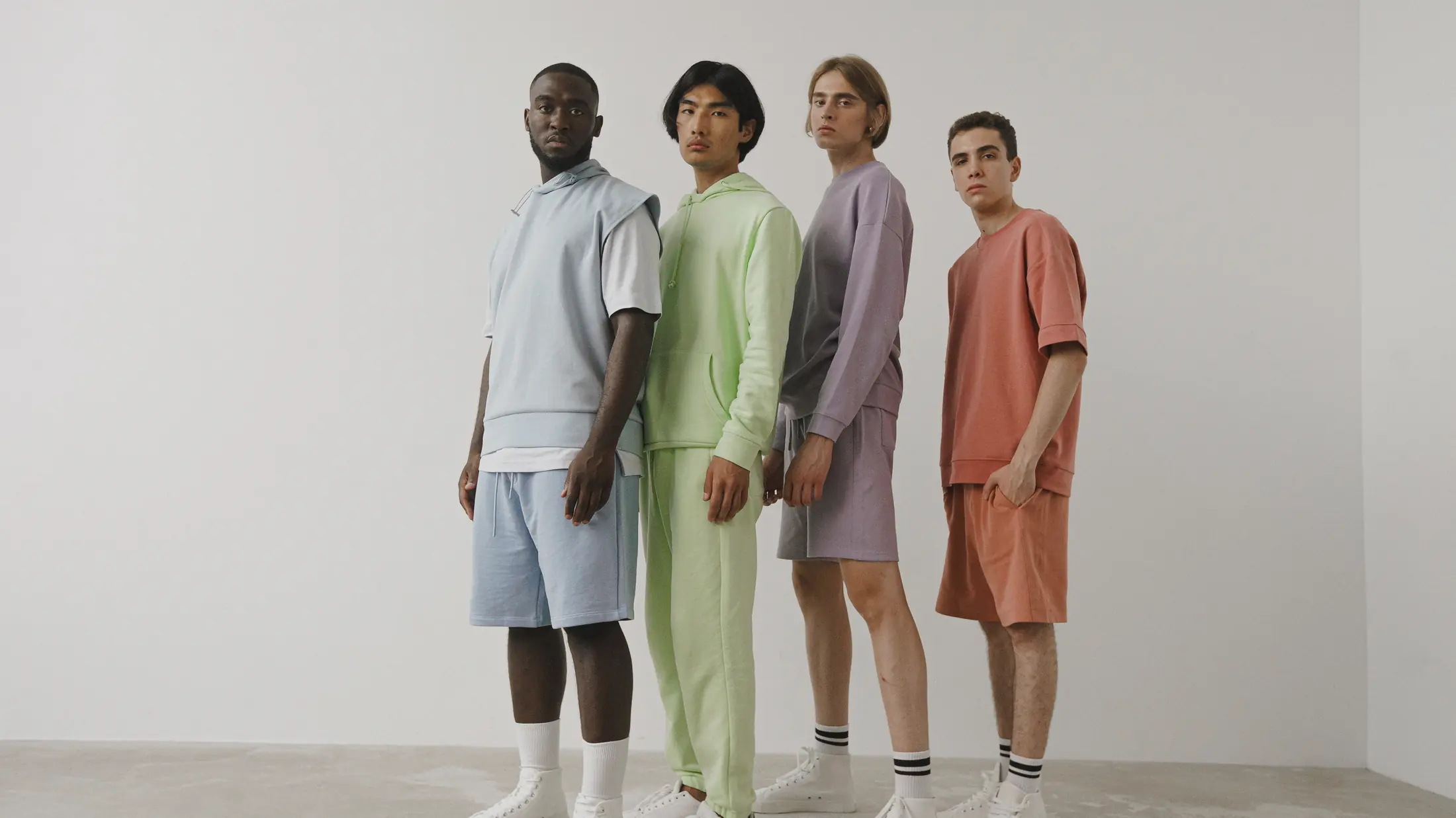 Logo Adidas : trois bandes, un trèfle, une montagne — couverture JPR International